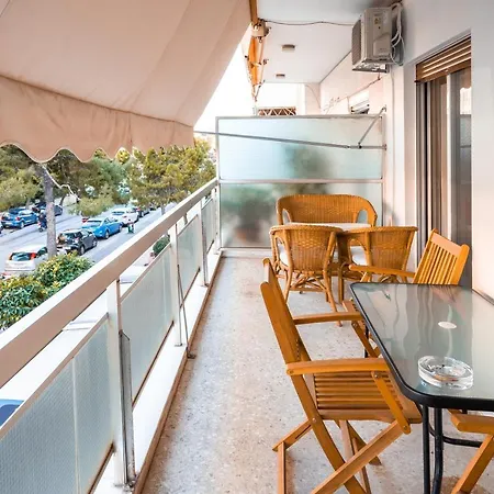 Unique In Glyfada Center アテネ
